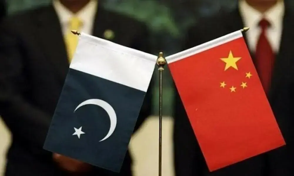 Pak Salt Corporation and China National Salt Industry Group representatives signing the 2026 strategic pink salt export agreement facilitated by SIFC.